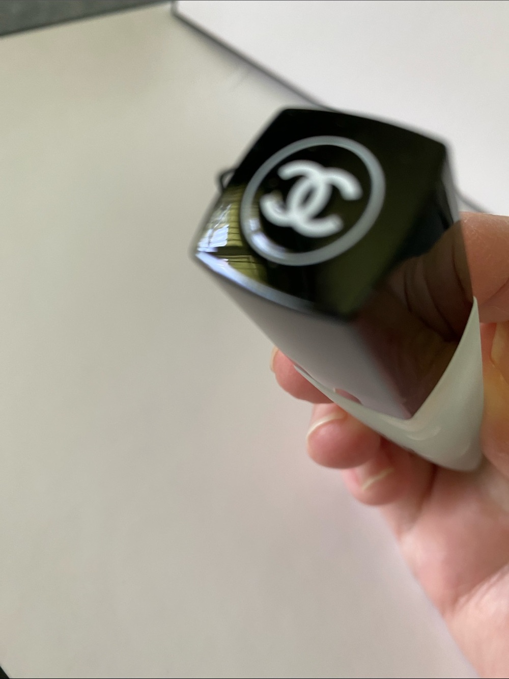 Chanel Hydra Beauty Micro Lip Serum - Picture 4 of 6